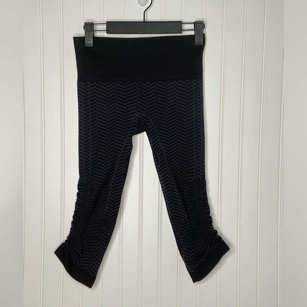 Lululemon In The Flow Crop II leggings - Picture 6 of 8